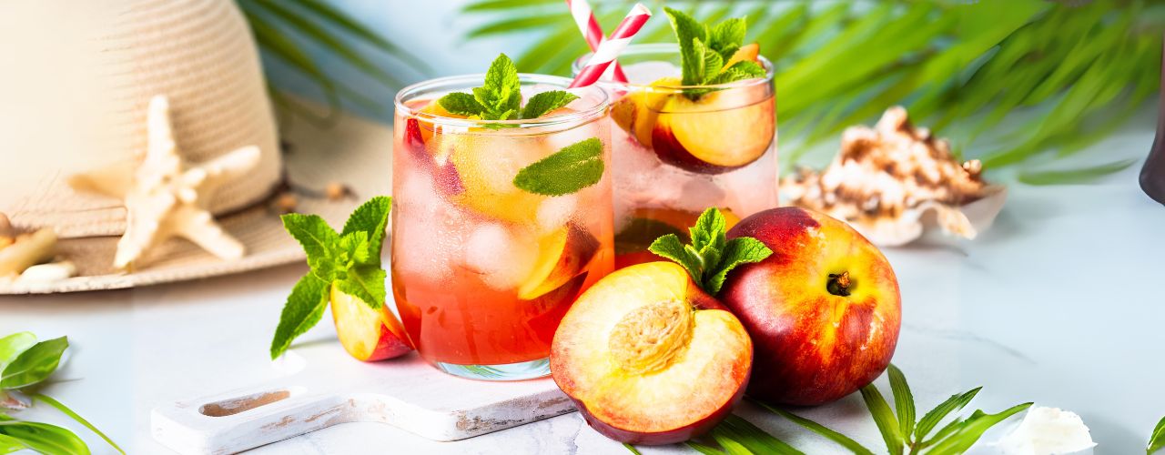 Pfirsich Eistee selber machen: Leckeres Rezept für den Sommer